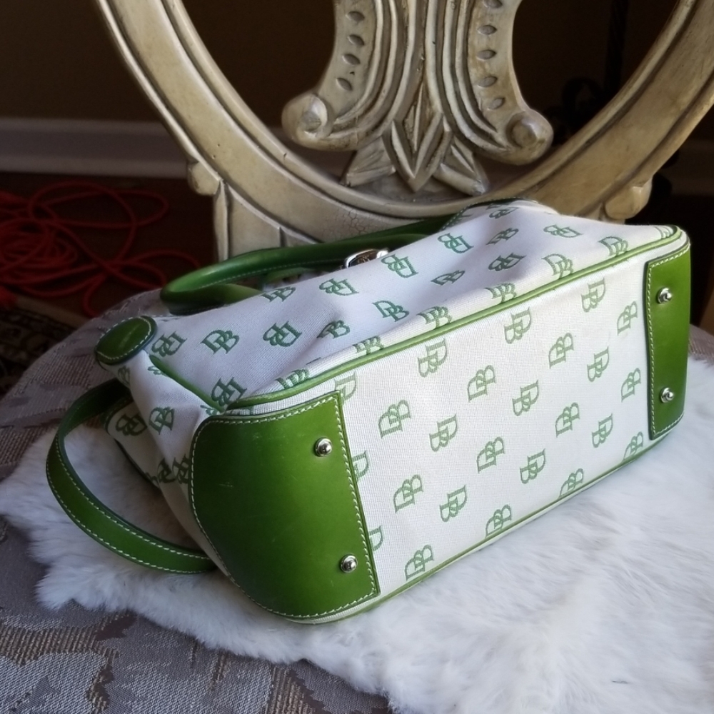 Beautiful Dooney & Bourke satchel - Picture 3 of 7